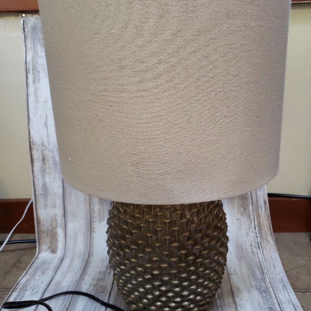 Golden pineapple lamp - Picture 6 of 7